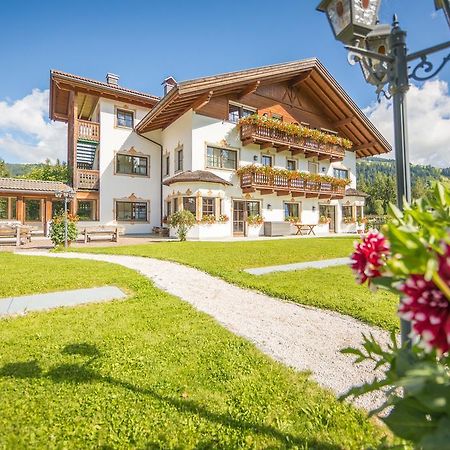 Apartments Hubertushof Dobbiaco Esterno foto